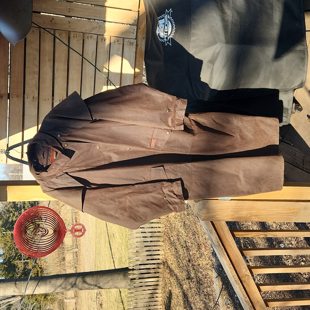 Australian outback trading company "low rider" duster